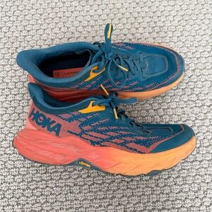 HOKA Speedgoat 5 Running Shoes